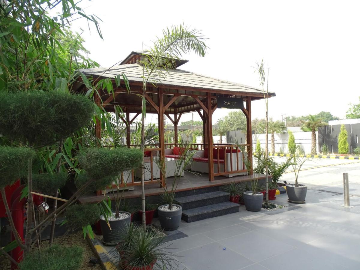 The Grand Arc Hotel & Convention Centre Shahjahanpur Exteriér fotografie